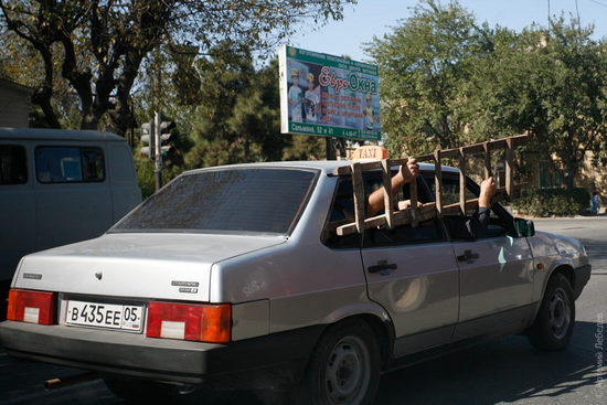 Дербент &mdash; это тоже город-рынок, но с более строительным уклоном. 