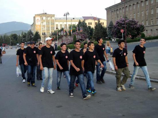 Сирийские армяне у нас в Степанакерте. Сирийские армяне у нас в Степанакерте.