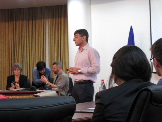 О работе над фильмом рассказывает Арутюн Мансурян &ndash; управляет обучением в Интерньюс Армении.