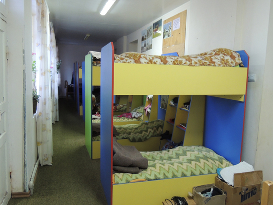 Спальня детей младшей группы. Спальня детей младшей группы.