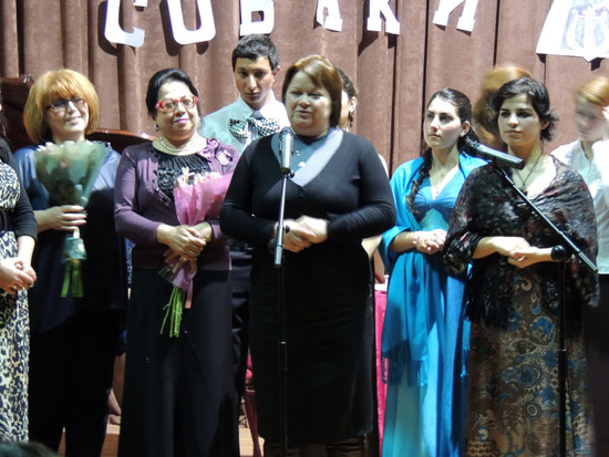 Галина Сомова, председатель русской общины Нагорного Карабаха делится впечатлениями о спектакле. Галина Сомова, председатель русской общины Нагорного Карабаха делится впечатлениями о спектакле.