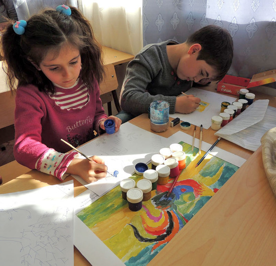 Кристина и Мартин работают. Кристина и Мартин работают.