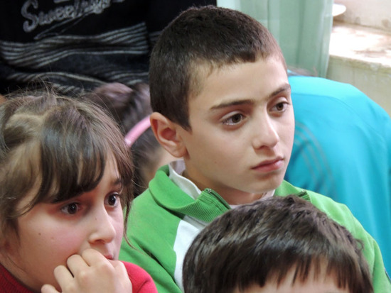 Самвелик и Гаянка. Посмотрите на её лицо - девочка переживает за героя! Самвелик и Гаянка. Посмотрите на её лицо - девочка переживает за героя!