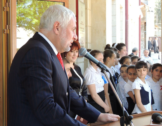 Эдуард Саркисов, российский благотворитель. Эдуард Саркисов, российский благотворитель.