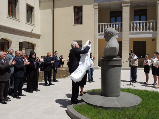 Открытие памятника Грибоедову. Открытие памятника Грибоедову.