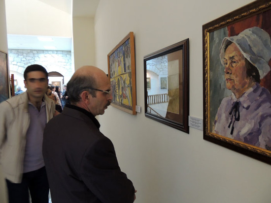 Посетители галереи. Посетители галереи.