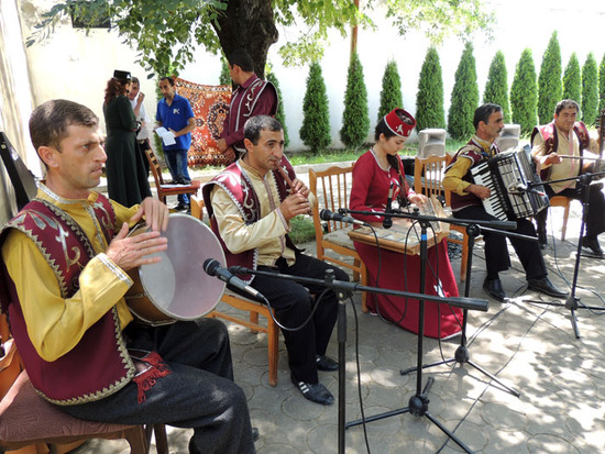Ансамбль песни и пляски Гадрутского района. Ансамбль песни и пляски Гадрутского района.