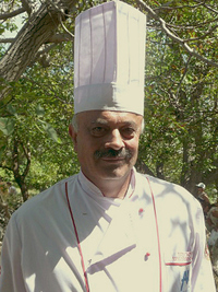 Седрак Мамулян на фестивале тондире "Тонратон" в Гарни. 11 августа 2013 г. Фото Армине Мартиросян для "Кавказского узла" Седрак Мамулян на фестивале тондире "Тонратон" в Гарни. 11 августа 2013 г. Фото Армине Мартиросян для "Кавказского узла"