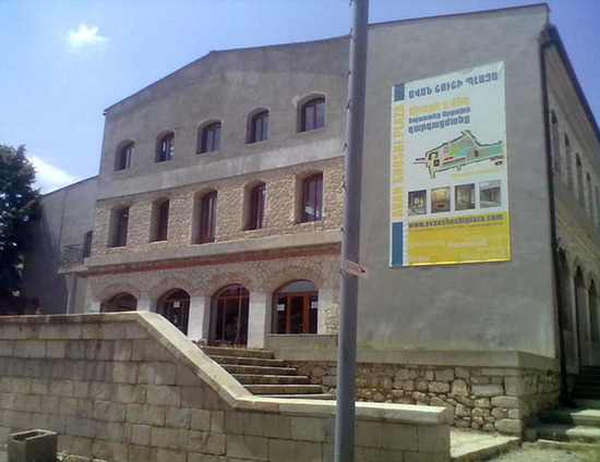 Здание колхозного рынка в Шуши. Здание колхозного рынка в Шуши.