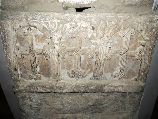 Церковь &laquo;Пустынь Кусаноц&raquo;. Хачкар замурованный в стене.