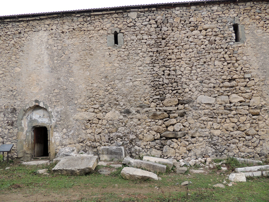 &laquo;Сурб Аствацацин&raquo; (&laquo;Успенья Прсвятой Богородицы&raquo;). Вход.