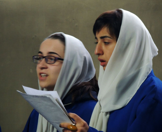 Девушки из церковного хора. Девушки из церковного хора.