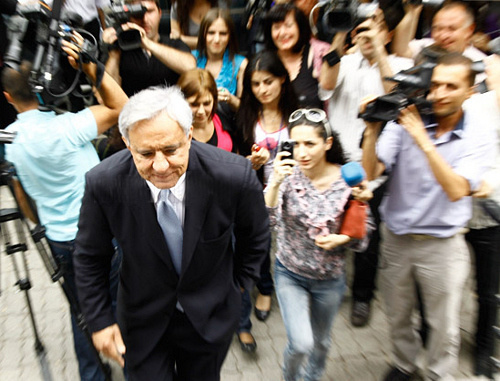 Вардан Осканян на церемонии вручения депутатских мандатов в ЦИК Армении. Ереван, 30 мая 2012 г. Фото: © PanARMENIAN Photo/
Tigran Mehrabyan