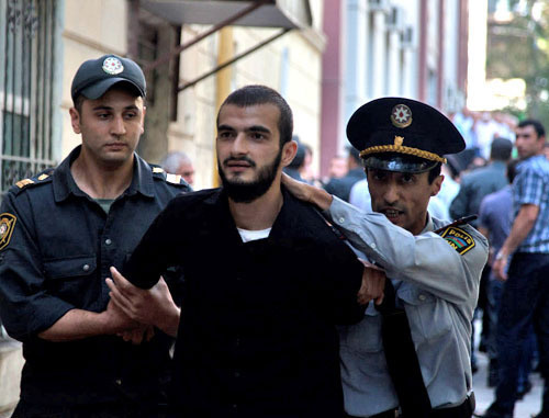 Акция протеста верующих против запрета на ношение хиджаба. Азербайджан, Баку, 5 октября 2012 г. Фото Азиза Каримова для "Кавказского узла"
