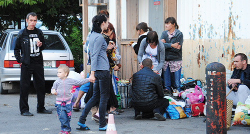 Беженцы из Украины в Ростовской области. Фото: сайт ГУ МЧС России по Ростовской области. http://www.61.mchs.gov.ru/news/detail.php?news=25536 Беженцы из Украины в Ростовской области. Фото: сайт ГУ МЧС России по Ростовской области. http://www.61.mchs.gov.ru/news/detail.php?news=25536