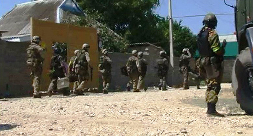 Специальная операция в Дагестане.
Фото из архива НАК. http://nac.gov.ru/nakmessage/2014/08/22/v-khasavyurte-neitralizovany-boeviki-prichastnye-k-pokusheniyam-na-sotrudnikov.html