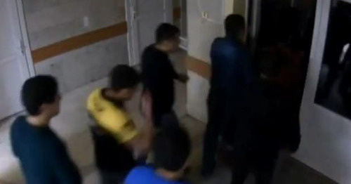 Участники массовой драки в Минводах. 20 сентября 2014 г. Кадр из видео пользователя  
Sergiy Korolyov https://www.youtube.com/watch?v=RedGMohomRM