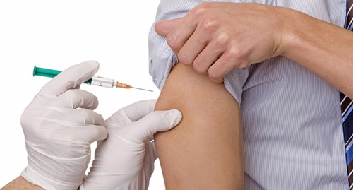 Прививка от гепатита А. Фото: http://www.riadagestan.ru/news/health/privivku_ot_gepatita_a_za_tri_dnya_sdelali_bolee_15_tysyach_makhachkalintsev/