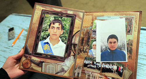 Фотографии братьев Гасангусейновых. Фото:  
Арипа Ибрагимова, Руслана Бакидова, http://chernovik.net/content/respublika/bol-dzhamaata