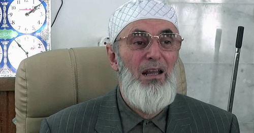 Имам Иса Цечоев. Кадр из видео пользователя  
ALANSAR.ru https://www.youtube.com/watch?v=4RK-68peYGA