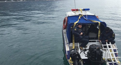 Поиски обломков Ту-154 в Черном море. Фото  © Sputnik. Роберт Джопуа
 http://sputnik-abkhazia.ru/Abkhazia/20161228/1020150246/mchs-abxazii-shtorm-mozhet-pomeshat-poiskam-oblomkov-tu-154.html