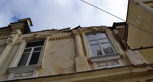 Выгоревшее здание общества на Курортном проспекте, 56. Сочи. Фото Светланы Кравченко для "Кавказского узла" Выгоревшее здание общества на Курортном проспекте, 56. Сочи. Фото Светланы Кравченко для "Кавказского узла"