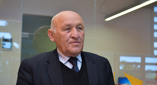 Валерий Кварчия Фото © Sputnik / Томас Тхайцук

Читать далее: http://sputnik-abkhazia.ru/Abkhazia/20170412/1020823483/novym-spikerom-parlamenta-abxazii-izbran-valerij-kvarchiya.html