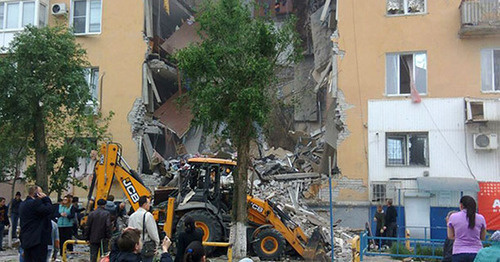 Обрушение подъезда жилого дома в Волгограде. 16 мая 2017 г. Фото: страница сообщества «Волгоград» «ВКонтакте»
