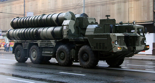 С-300 на репетиции Парада Победы Фото Vitaly V. Kuzmin -https://ru.wikipedia.org/wiki/С-300#/media/File:S-300_-_2009_Moscow_Victory_Day_Parade_(2).jpg С-300 на репетиции Парада Победы Фото Vitaly V. Kuzmin -https://ru.wikipedia.org/wiki/С-300#/media/File:S-300_-_2009_Moscow_Victory_Day_Parade_(2).jpg