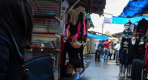 Рынок  Фирдуси. Фото © Sputnik/ Asatur Yesayants
https://ru.armeniasputnik.am/columnists/20161102/5349376/rinok-armenia-erevan-firdusi-torgovci.html