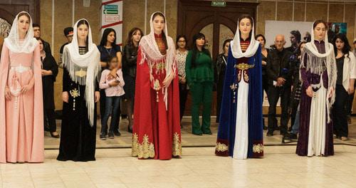 Показ черкесского костюма в Нальчике 27 сентября 2017 год. Фото: Луиза Оразаева для "Кавказского узла".