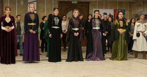 Показ черкесского костюма в Нальчике 27 сентября 2017 год. Фото: Луиза Оразаева для "Кавказского узла"