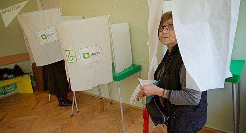 Выборы в Грузии. Фото  Sputnik / Alexander Imedashvili
 https://sputnik-georgia.ru/politics/20171112/238141493/V-Gruzii-zavershilsja-vtoroj-tur-vyborov-mjerov-idet-podschet-golosov.html