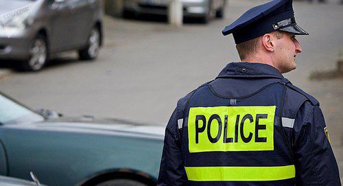 Сотрудник полиции в Грузии. Фото © Sputnik / Alexander Imedashvili https://sputnik-georgia.ru/incidents/20180409/239988268/Chto-stalo-prichinoj-drakis-temnokozhimi-versii-SMI.html
