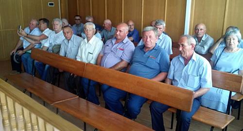 Чернобыльцы в Верховном суде Кабардино-Балкарии. Фото Людмилы Маратовой для "Кавказского узла" Чернобыльцы в Верховном суде Кабардино-Балкарии. Фото Людмилы Маратовой для "Кавказского узла"