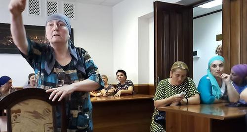 Встреча торговцев Козьего рынка с мэром Нальчика. 10 сентября 2018 г. Фото Людмилы Маратовой для "Кавказского узла" Встреча торговцев Козьего рынка с мэром Нальчика. 10 сентября 2018 г. Фото Людмилы Маратовой для "Кавказского узла"