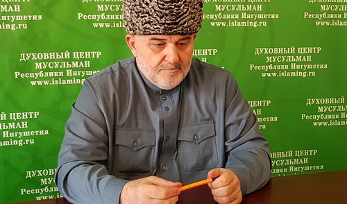 Иса Хамхоев. Фото: пресс-служба муфтията Ингушетии http://muftiyatri.ru/2018/09/03/совещание-в-дцм-ри-03-09-2018-г/