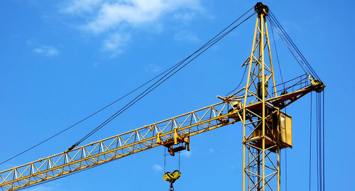 Строительный кран. Фото https://pixabay.com/ru/башенный-кран-голубое-небо-2387152/ Строительный кран. Фото https://pixabay.com/ru/башенный-кран-голубое-небо-2387152/