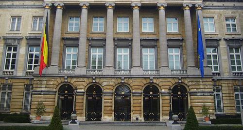 Здание парламента Бельгии. Фото Benjah https://ru.wikipedia.org/wiki/Федеральный_парламент_Бельгии#/media/File:Parlement_Belge.JPG