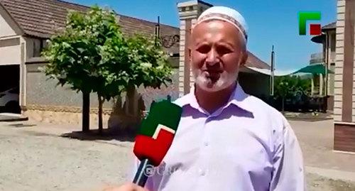 Отец погибшего мальчика Фото: кадр видео ЧГТРК "Грозный" 