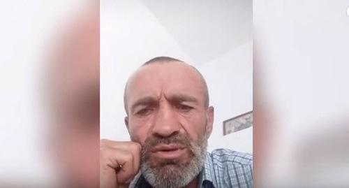 Видеообращение жителя Дагестана с критикой Рамзана Кадырова. Скриншот видео  drongogo
https://www.youtube.com/watch?v=o-pwzGBsG1g