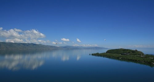 Севан. Фото: a-rubenyan, https://commons.wikimedia.org/w/index.php?curid=6525652