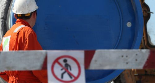 Работа на газопроводе. Фото: REUTERS/Anton Vaganov Работа на газопроводе. Фото: REUTERS/Anton Vaganov