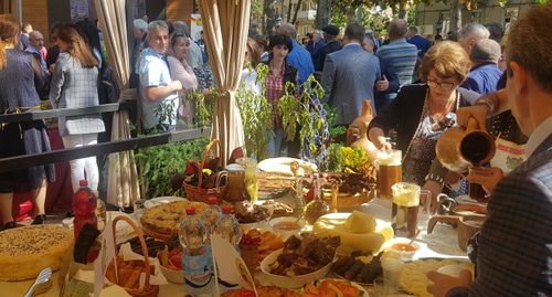 Жители Южной Осетии на праздновании Дня республики. Фото Анны Джиоевой для "Кавказского узла". Жители Южной Осетии на праздновании Дня республики. Фото Анны Джиоевой для "Кавказского узла".