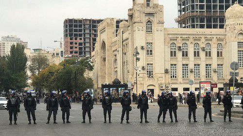 Цепь силовиков в районе площади 28 мая 19 октября 2019 года. Фото Фаика Меджида для "Кавказского узла"