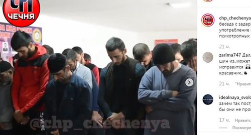 Кадр из видеосюжета о "воспитательной беседе" с задержанными за употребление психотропных веществ. Стоп-кадр видео Instagram chp_chechenya
 https://www.instagram.com/p/B5A1_QSFQDH/