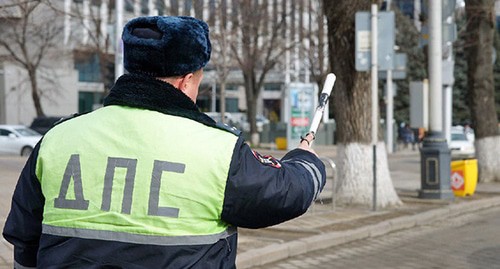 Инспектор ДПС. © Фото Евгения Мельченко, Юга.ру Инспектор ДПС. © Фото Евгения Мельченко, Юга.ру