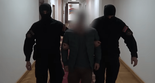 Предполагаемый автор фейковой новости о Пашиняне. Кадр видео СНБ Армении https://youtu.be/yFORlxgfDNM