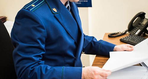 Сотрудник прокуратуры. © Фото Елены Синеок, Юга.ру Сотрудник прокуратуры. © Фото Елены Синеок, Юга.ру