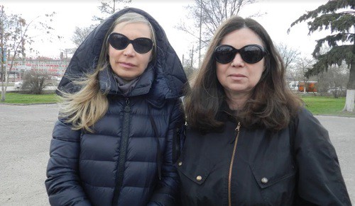 Участницы митинга Татьяна и Наталья.Фото Татьяны Филимоновой для "Кавказского узла" Участницы митинга Татьяна и Наталья.Фото Татьяны Филимоновой для "Кавказского узла"